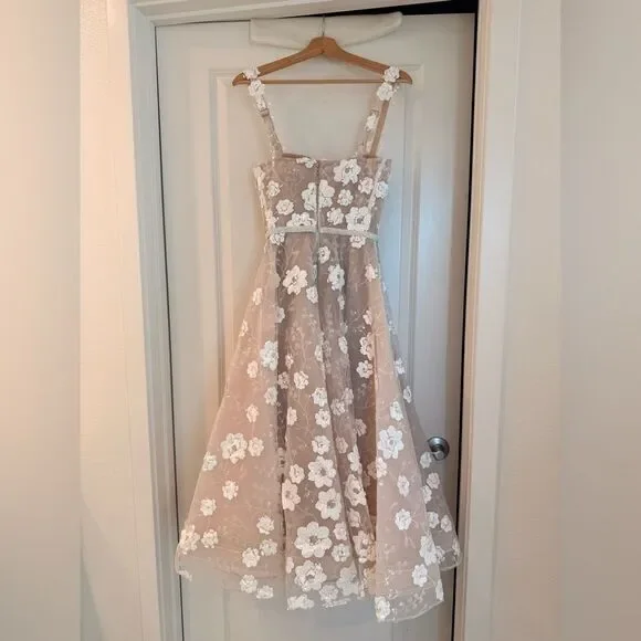 NWOT BRONX AND BANCO Mademoiselle Embroidered White Floral Midi Bridal Dress - Picture 12 of 15